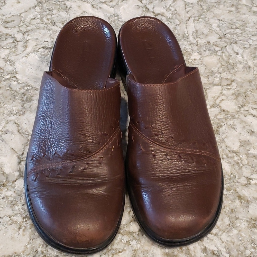 Clarks Daffodil brown leather slip on clog in brown